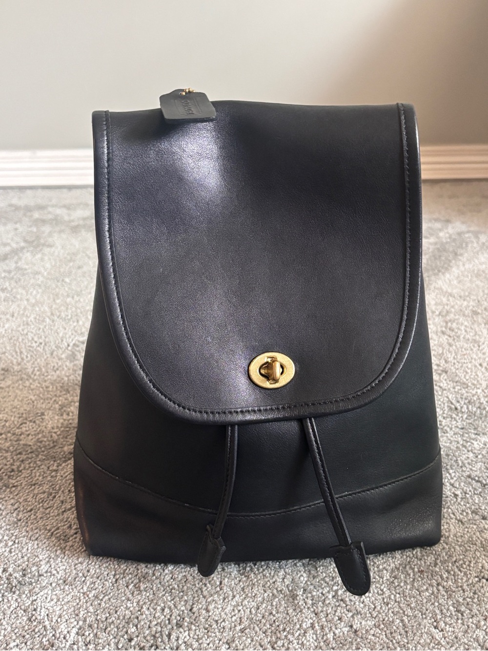 Vintage Coach 9791 Black Leather Daypack Backpack USA Turnlock Glove Tanned - Picture 2 of 13